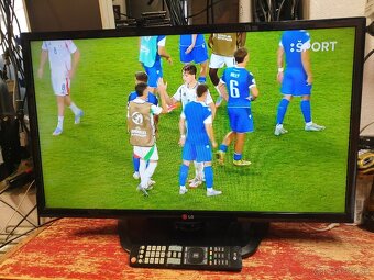 32" LCD TV s DVBT - 2