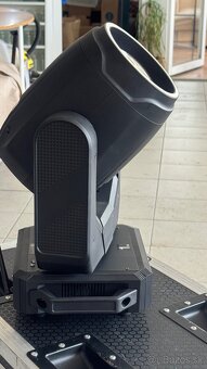 Predám rotačné hlavy LED Beam 200 s case - 2