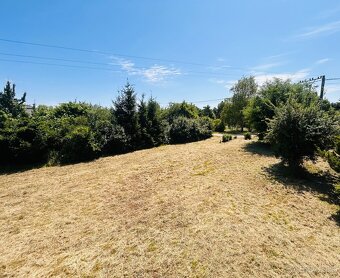 Exkluzivne na predaj starší dom s rovinatý pozemkom,Lastomir - 2