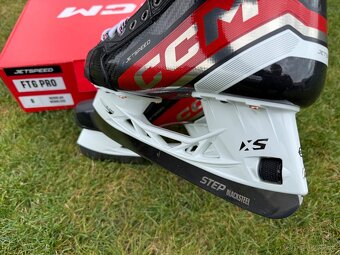 Nové hokejové brusle CCM JetSpeed FT6 PRO - velikost 8.0 Reg - 2