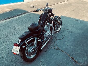 Suzuki Intruder 800 - 2