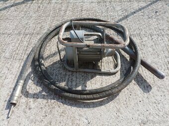 vibrátor na betón Holzinger 1500W - 2