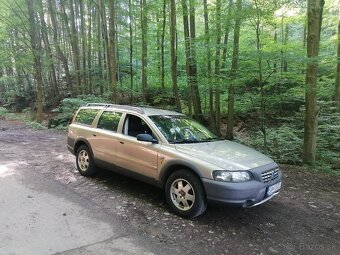 Predám Volvo XC70 2,5T AWD Crosscountry 154kw. - 2
