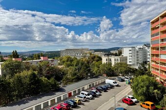 | 4i(momentálne 3i)byt s výhľadom, BA III.,Ladzianskeho,96,7 - 2