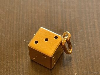 starozitny zlaty prívesok -hracia kocka - 2