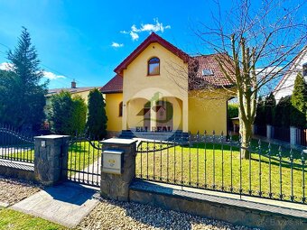 Exkluzívne bývanie na troch poschodiach s veľkou záhradou a  - 2