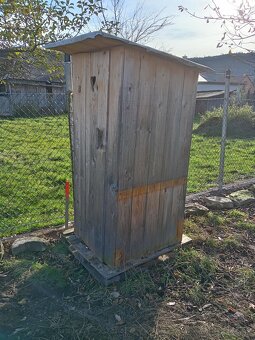 Drevená latrína - 2