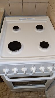 Rezervovane Kombinovany sporak Electrolux EKK511500 W - 2