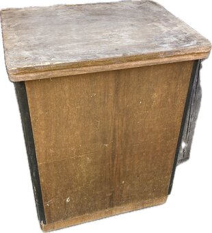 Minerva - šľapací šijací stroj - 2