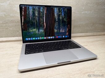 Apple MacBook Pro 14" / M3 Pro / 18GB / 512GB - 2