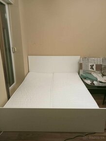 Biela drevená manželská posteľ - 2