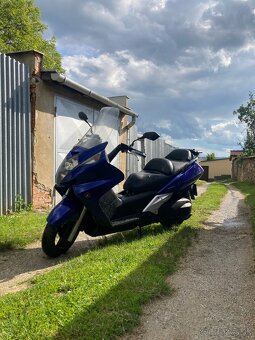 Honda Silver Wing 600 maxi skúter - 2