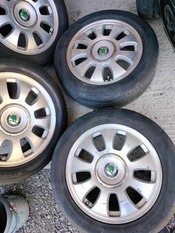 4ks alu disky orig. Škoda 5x100 r16 pneu 205/55 r16 4mm - 2