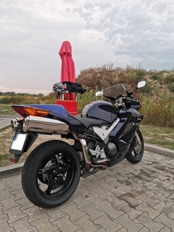 VFR 800 VTEC (RC46II) - 2