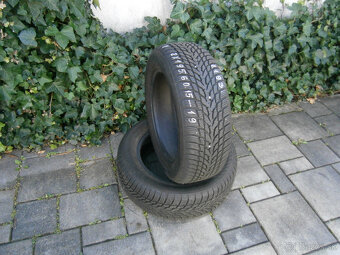 Predám 2x zimné temer nové pneu Nokian 195/60 R15 88TXL - 2