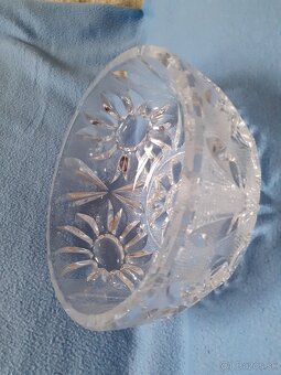 Misa z brúseného skla. - 2