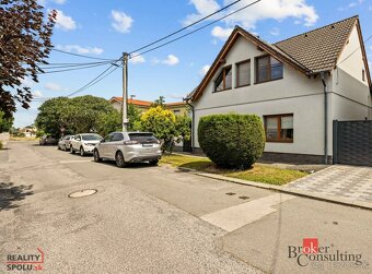 Krásny , slnečný , dvojgeneračný rodinný dom vo Vajnoroch - 2