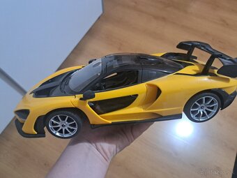 Auto na ďialkové ovládanie - 2