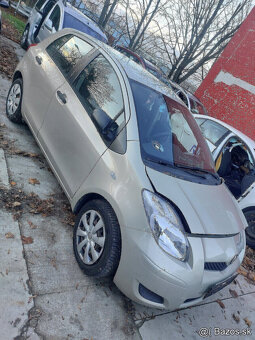 Rozpredám Toyota Yaris - 2