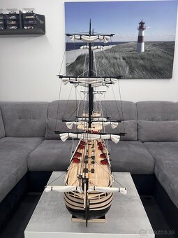 Dreveny model plachetnice. - 2
