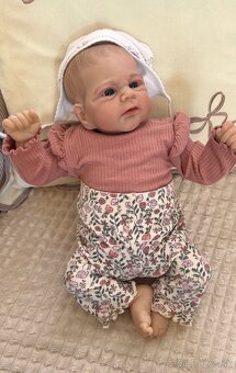 Realistická bábika Eli - 2