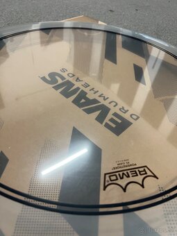 Remo Powerstroke 3 clear 22” - 2