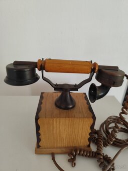 Starý Tesla telefon - 2