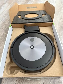 Predam iRobot Roomba j7 - 2