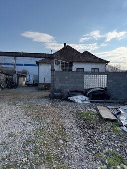 PREDAJ rodinného domu s rozsiahlym pozemkom Sereď - 2