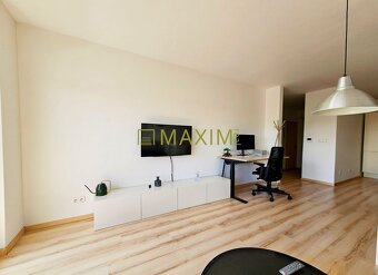 Ponúkame na predaj priestranný 2-izbový byt na Martinčekovej - 2