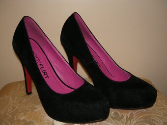 NOVÉ čierne zamatové lodičky veľ. 36 (osobný odber) - 2