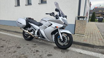 Yamaha FJR 1300 - 2