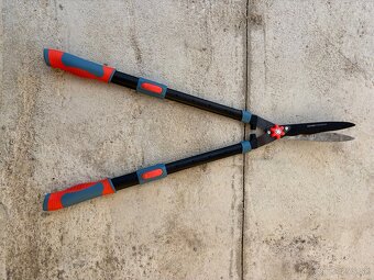 Nožnice na živý plot - 2