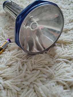 Retro svietiaca baterka - 2