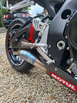 Suzuki GSXR 600 - 2