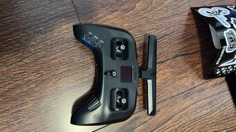 TBS Tango 2 Pro V4 FPV drone ovládač - 2