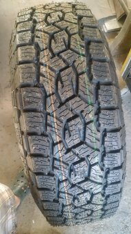 Pneu 235/75 r15 - 2