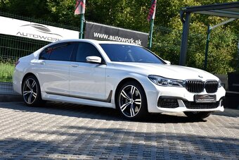 BMW 750Li xDrive 4.4 V8 BITURBO BENZÍN LONG M-SPORT 4X4 - 2