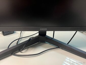 Predám monitory. Samsung - 2