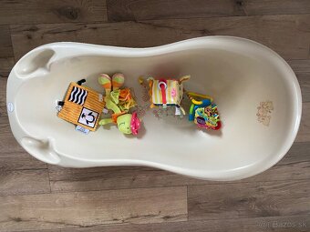 Vanička + hračky - 2