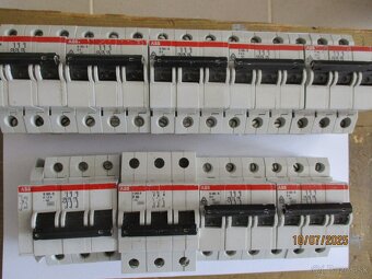 Predám vypínač 32A  Rôzne ističe - 2