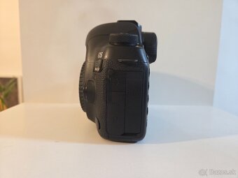 Canon EOS 5D Mark IV - 2