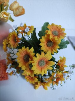 Váza, kamienky, kvety - 2