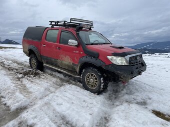 Toyota Hilux - 2