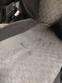 Peugeot 407 SW sedačky - 2