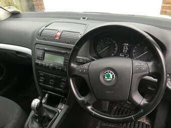 interier, plasti, ovladanie, škoda octavia II - 2