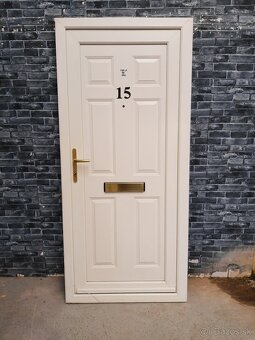 Plastové dvere Č. 202. Ľ - 2