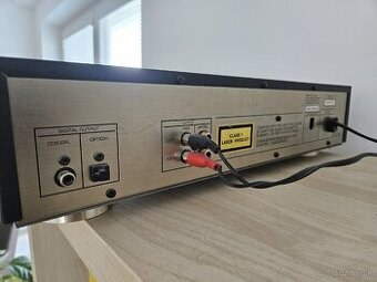 Predam cd player harman/kardon HD7600 - 2