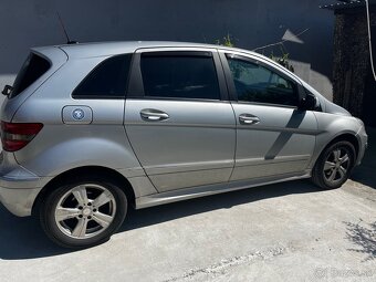 Mercedes B180 - 2