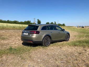 Opel Insignia Country Tourer sk auto - 2